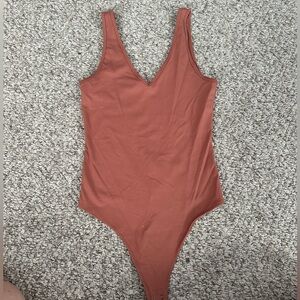 V-Neck Abercrombie bodysuit